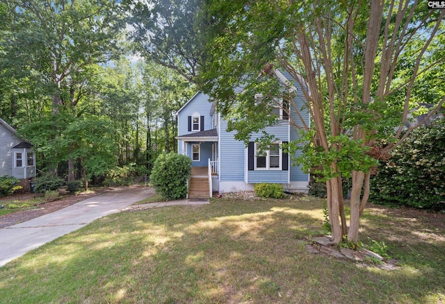 120 Coventry Lake Dr, Lexington, SC 29072 - traditional-style home with driveway and a front yard