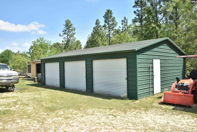 view of detached garage