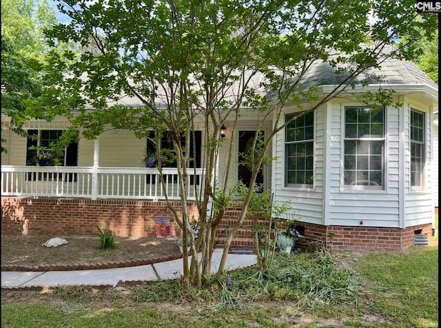 ranch-style house with crawl space