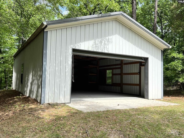 view of detached garage