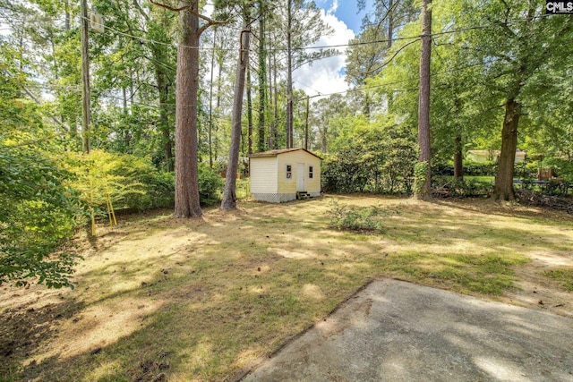 1916 Chandler Ave, Columbia, SC 29210 - view of yard with a storage shed and an outbuilding