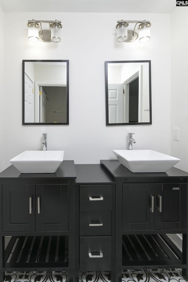 15 Glenlake Rd, Columbia, SC 29223 - full bath featuring two vanities and a sink