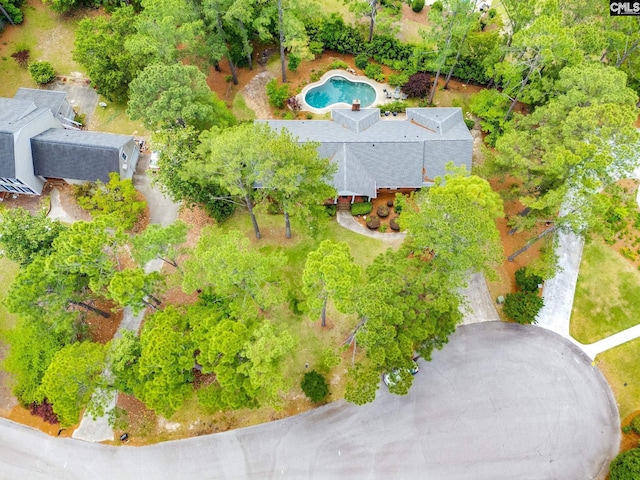 drone / aerial view of a pool