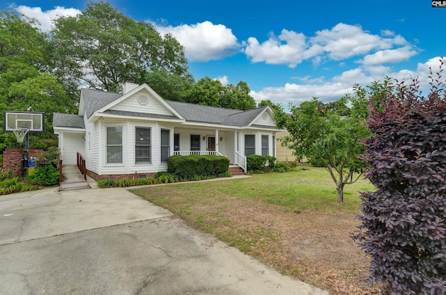 105 Golden Pond Dr, Lexington, SC 29073 - view of front of home featuring a porch, roof with shingles, a front lawn, and crawl space