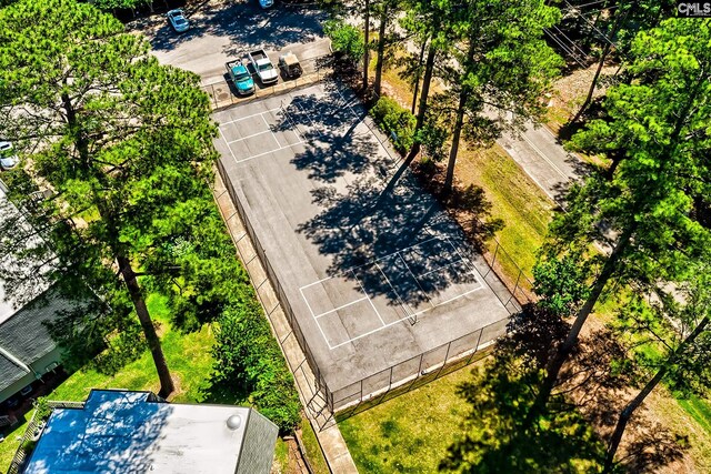 drone / aerial view of a pool area