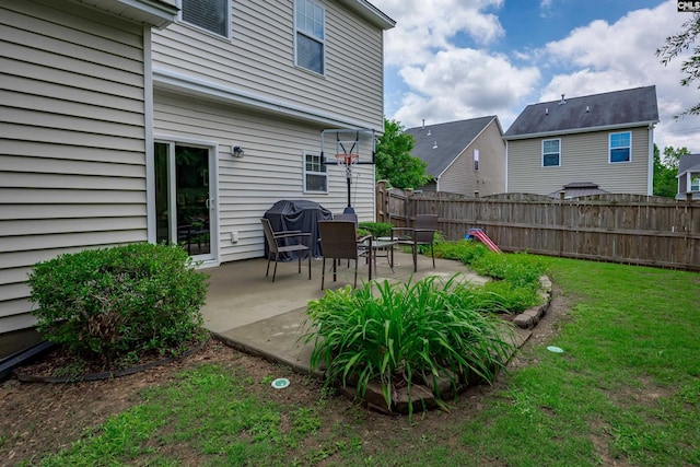 view of yard with a patio area