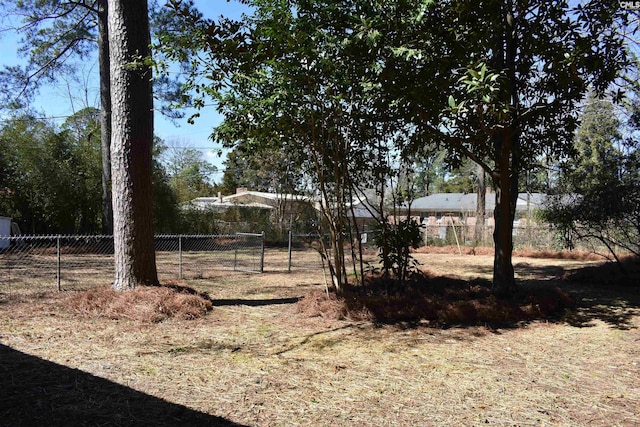 813 Greenlawn Dr, Columbia, SC 29209 - view of yard featuring fence