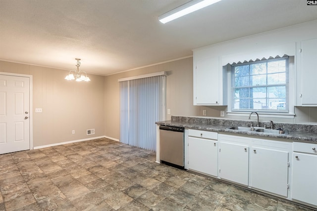 kitchen featuring a sink, ornamental molding, stainless steel dishwasher, a chandelier, and dark countertops