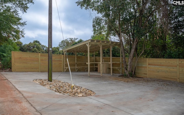 808 Oak St, Columbia, SC 29205 - view of patio featuring fence