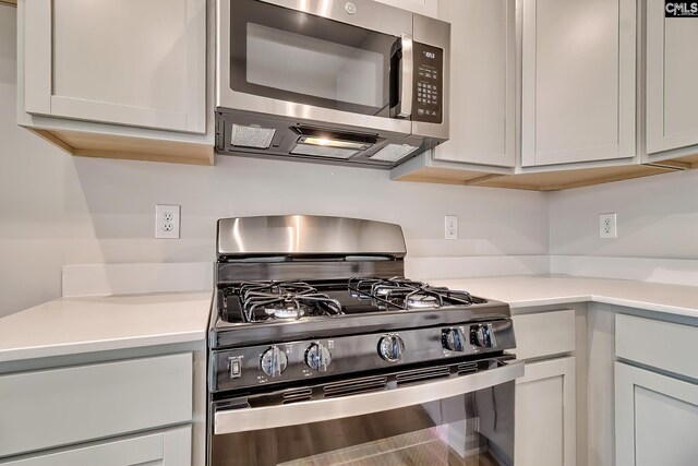 1099 Cornelia St, Elgin, SC 29045