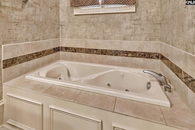 104 Preserve Ln, Columbia, SC 29209 - bathroom featuring a jetted tub