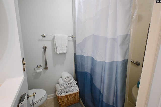 2 Indian Creek Trl, Lexington, SC 29072 - full bath featuring toilet, a shower with shower curtain, baseboards, and tile patterned floors