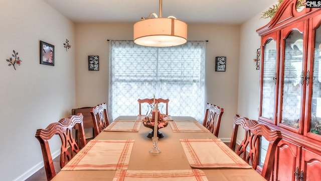 dining area with baseboards