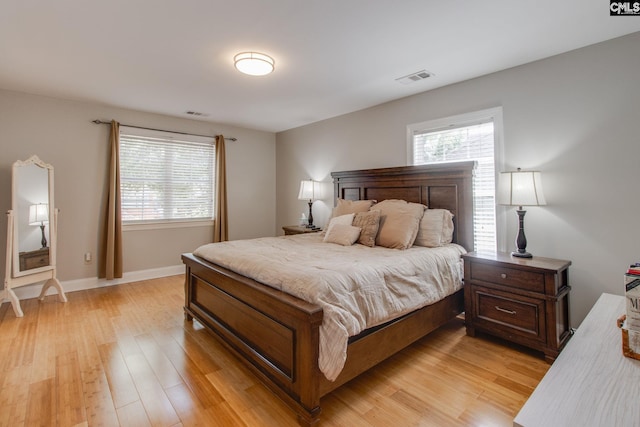 1029 Maxcy St, Columbia, SC 29201 - bedroom featuring light wood finished floors and baseboards