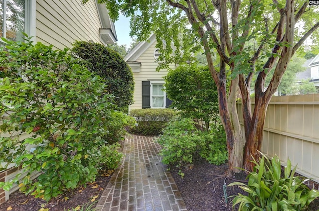 177 Preserve Ln, Columbia, SC 29209 - view of side of property with fence
