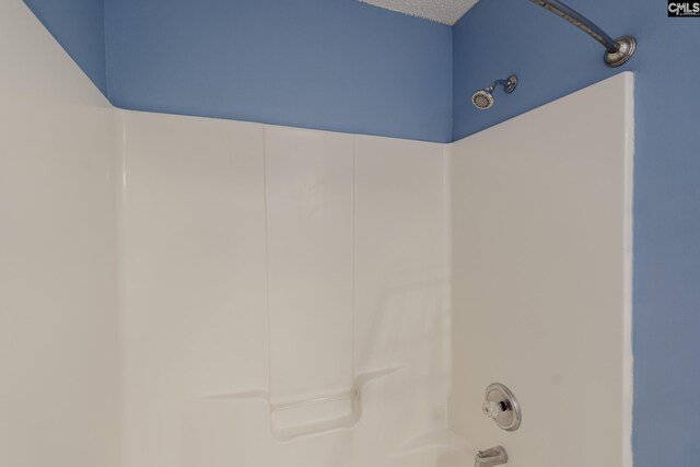 full bathroom featuring bathing tub / shower combination