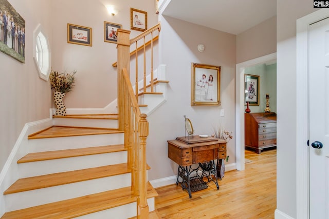 570 Wateree Key Ct, Winnsboro, SC 29180 - stairway featuring wood finished floors and baseboards