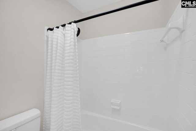 3102 Travis Ct, Columbia, SC 29204 - full bath featuring toilet and shower / bath combo with shower curtain
