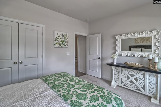 550 Edenwood Dr, Sumter, SC 29150 - bedroom featuring carpet, baseboards, and a closet