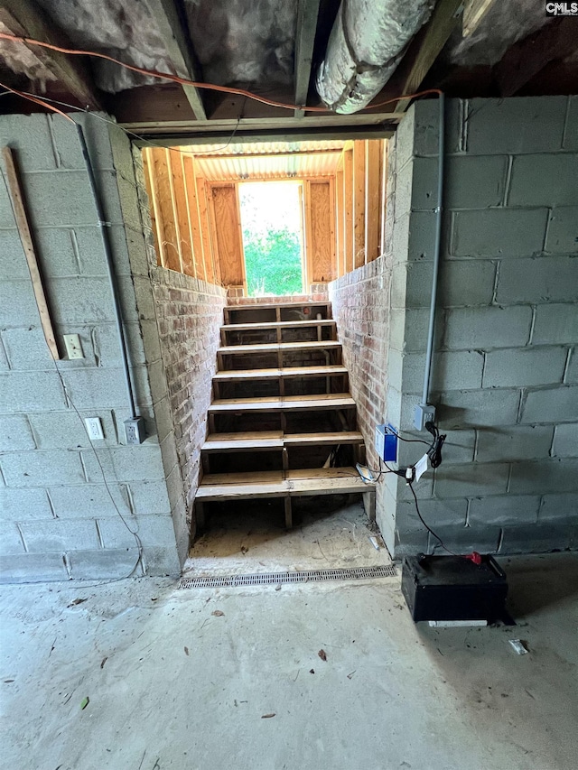 805 Mcrae Rd, Camden, SC 29020 - below grade area featuring stairway