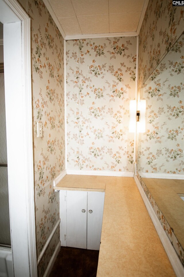 5199 Bethune Rd, Kershaw, SC 29067 - interior space featuring crown molding and wallpapered walls