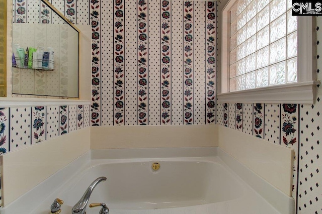 115 Chestnut Woods Ln, Columbia, SC 29212 - full bathroom featuring wallpapered walls and a garden tub