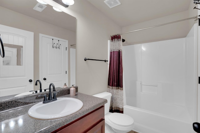 506 Moulton Way W, Columbia, SC 29170 - full bath with vanity, toilet, and shower / bath combo with shower curtain