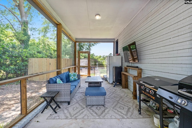 564 Rainbow Cir, West Columbia, SC 29170 - sunroom featuring an outdoor living space