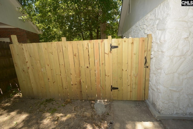 4257 Donavan Dr, Columbia, SC 29210 - view of gate
