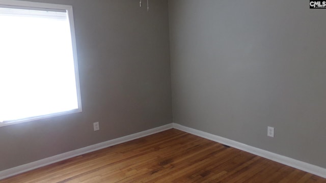 3208 Downes Grove Rd, Columbia, SC 29209 - empty room featuring light wood finished floors and baseboards
