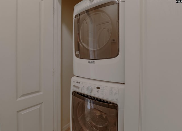 1085 Shop Rd Unit 337, Columbia, SC 29201 - laundry area featuring stacked washer / drying machine