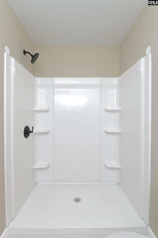 414 Fountain Lk, Columbia, SC 29209 - full bath with a shower