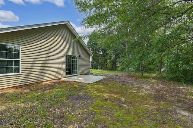414 Fountain Lk, Columbia, SC 29209 - view of yard featuring a patio area