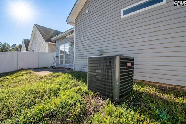 209 Windsor Trace Dr, Columbia, SC 29209 - view of yard with central air condition unit