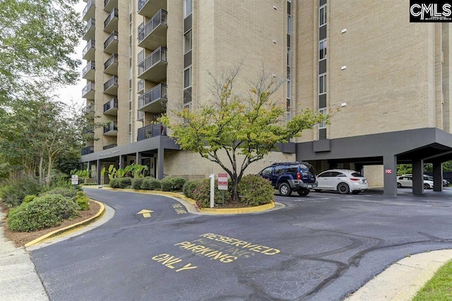 619 King St Unit 608, Columbia, SC 29205 - view of apartment building / complex with uncovered parking