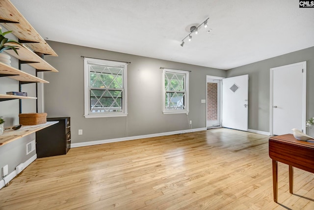 1818 Stratford Rd, Cayce, SC 29033 - foyer featuring light wood-style flooring, baseboards, and rail lighting