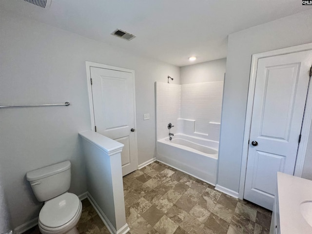 1069 Roscoe Rd, Lexington, SC 29073 - full bath featuring toilet, baseboards, vanity, and shower / bath combination