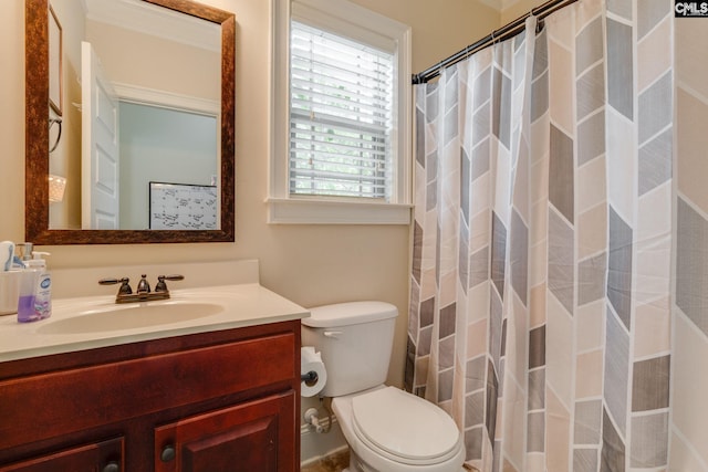 454 Henslowe Ln, West Columbia, SC 29170 - full bathroom with vanity, toilet, and a shower with shower curtain