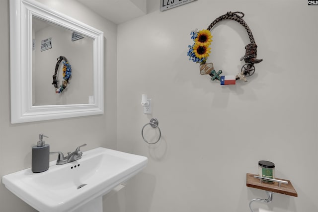 531 Sulgrave Dr, Columbia, SC 29210 - bathroom featuring a sink