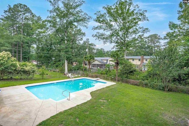 531 Sulgrave Dr, Columbia, SC 29210 - view of swimming pool with view of wooded area