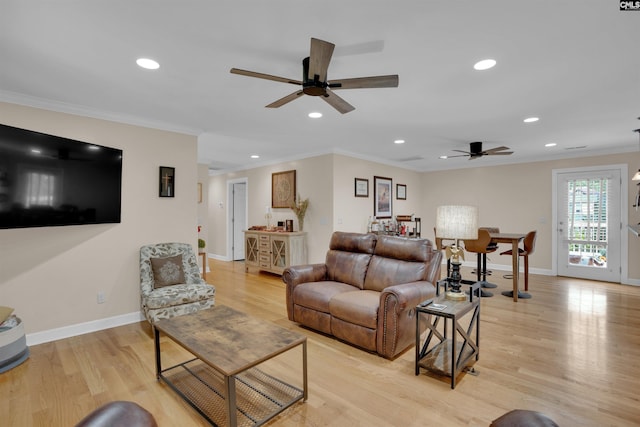 531 Sulgrave Dr, Columbia, SC 29210 - living area featuring ceiling fan, light wood-style floors, recessed lighting, ornamental molding, and baseboards