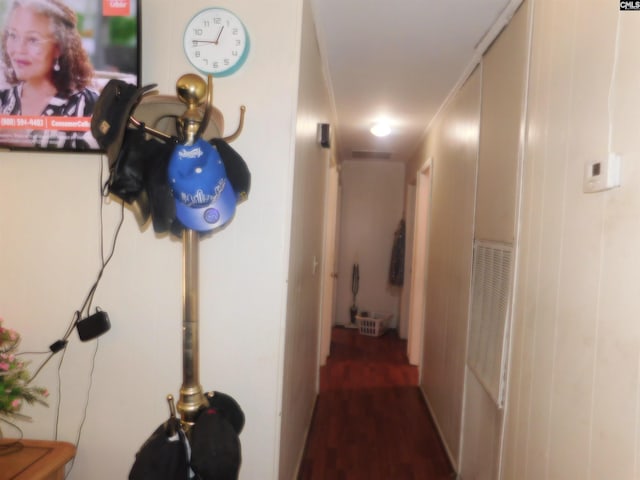 572 National St, Sumter, SC 29150 - hallway featuring wood finished floors