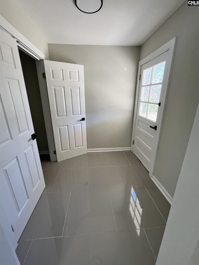 1626 Van Lingle Ave, Columbia, SC 29210 - interior space featuring tile patterned flooring and baseboards