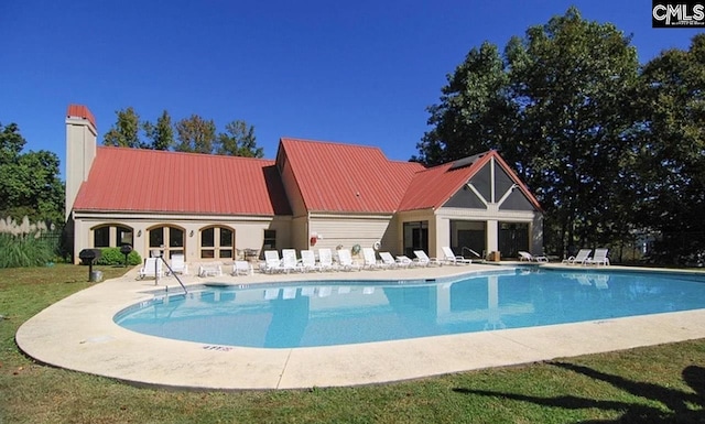 1850 Atlantic Dr, Columbia, SC 29210 - community pool with a patio