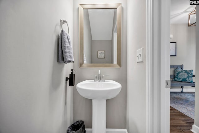 556 Harbour Pointe Dr, Columbia, SC 29229 - half bath featuring wood finished floors and baseboards