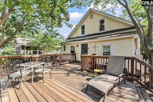 2909 Columbia Ave, Columbia, SC 29201 - deck with outdoor dining area