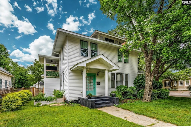 2808 River Dr, Columbia, SC 29201 - traditional style home with a ceiling fan