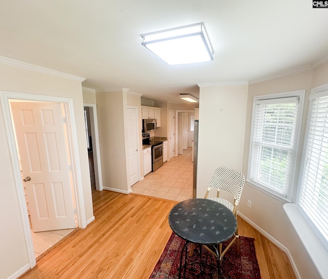 112 Valhalla Dr, Columbia, SC 29229 - sitting room featuring light wood finished floors, baseboards, and ornamental molding
