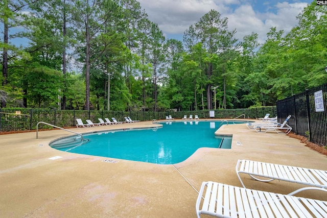 6 Hunting Glen Ct, Irmo, SC 29063 - community pool with a patio