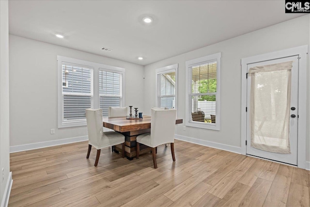 521 Fenwick Dr, Woodruff, SC 29388 - dining area featuring light wood-type flooring, baseboards, and recessed lighting